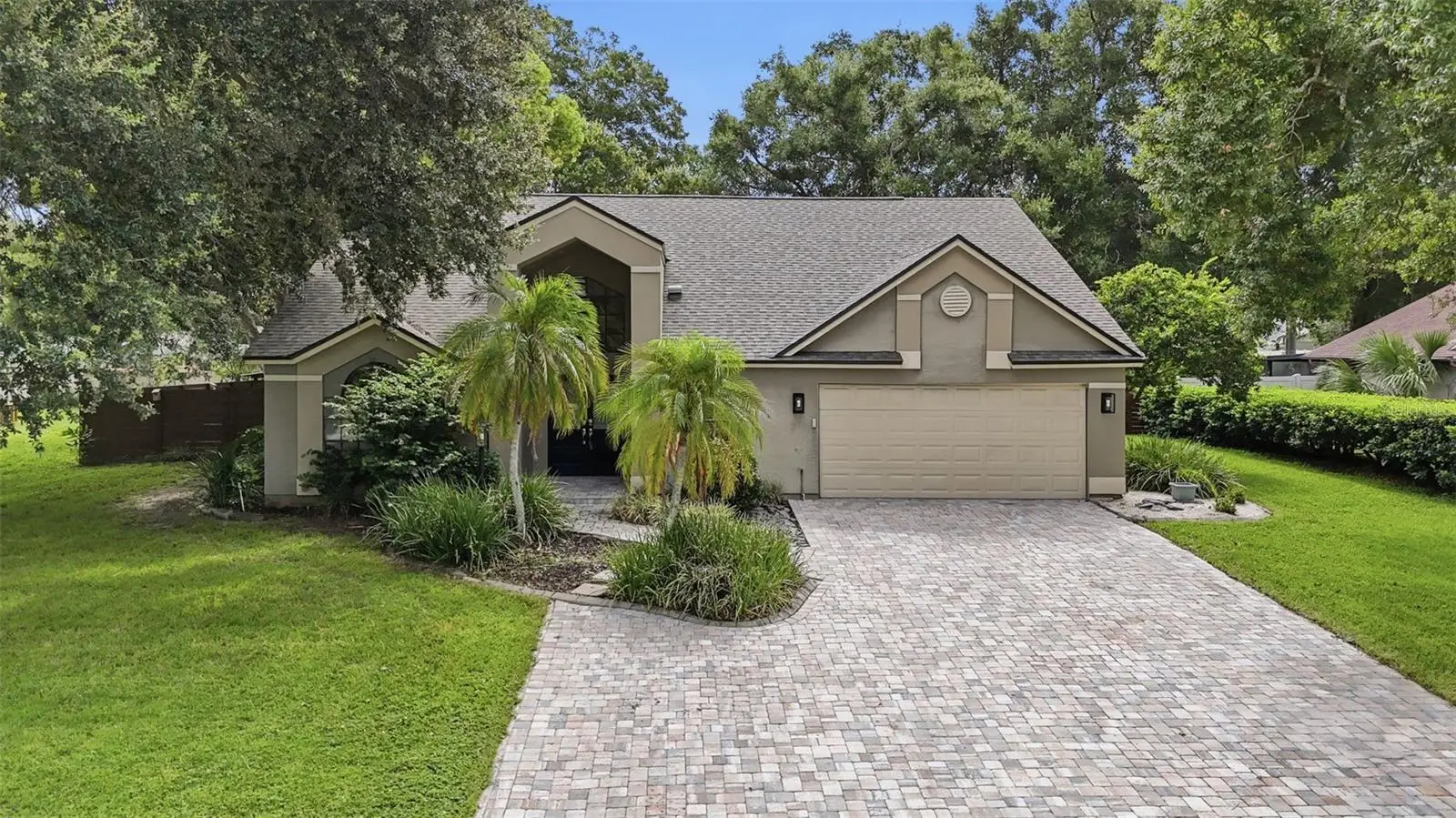 2704 Buckhorn Oaks Drive, FL