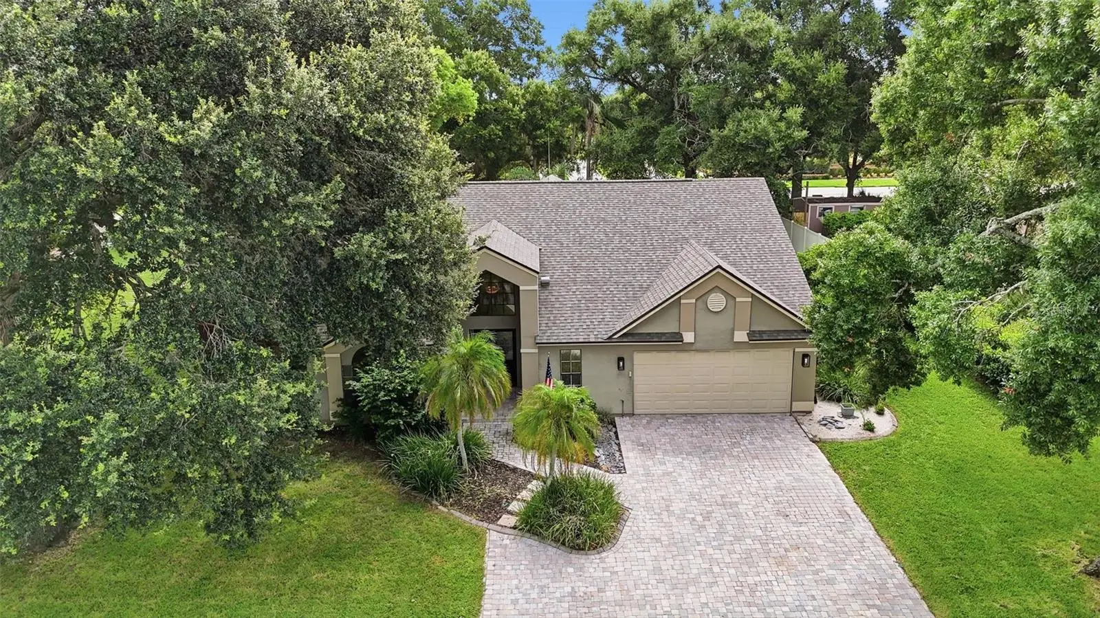 2704 Buckhorn Oaks Drive, FL