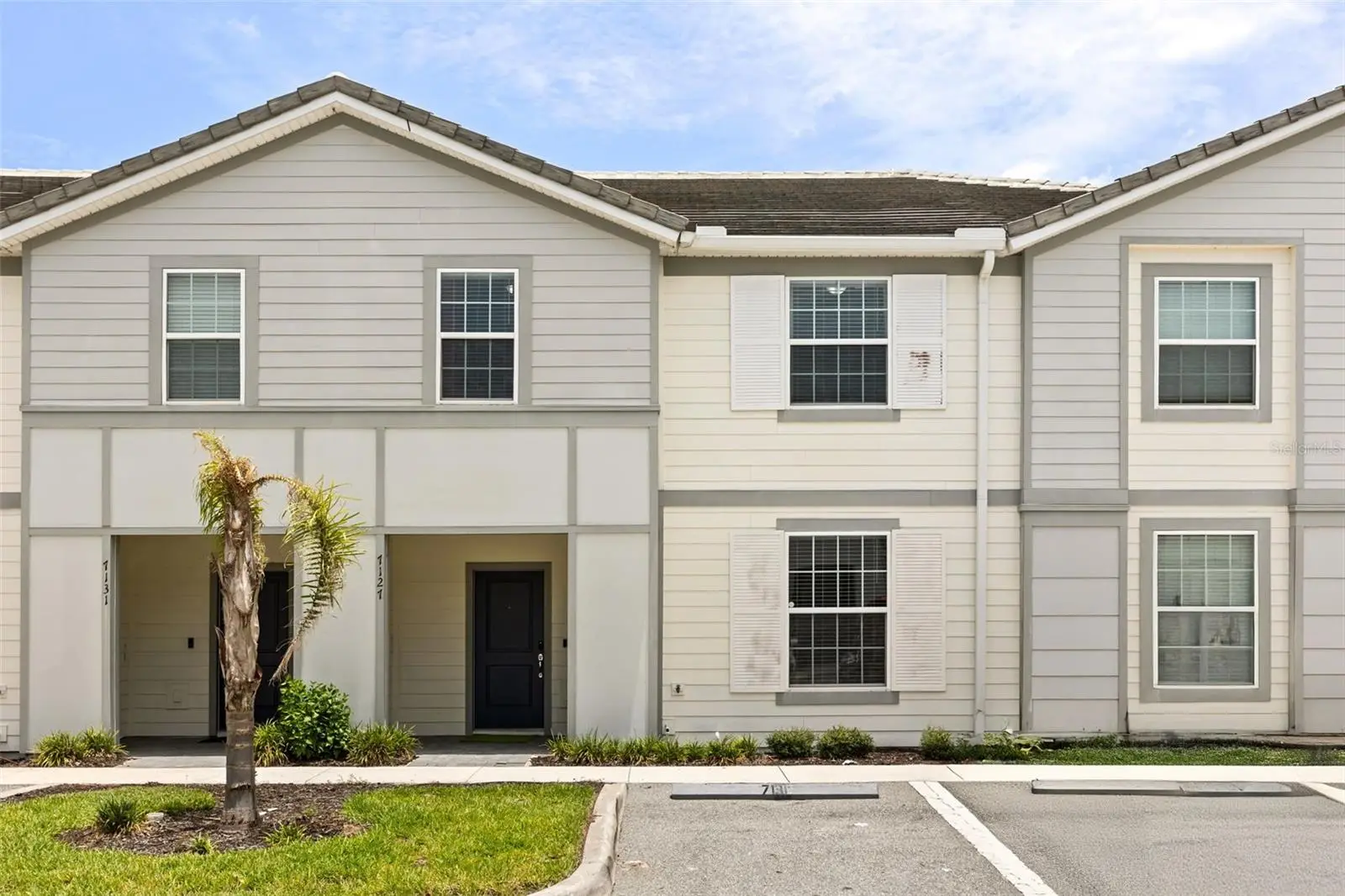 7127 Oakmoss Loop, FL
