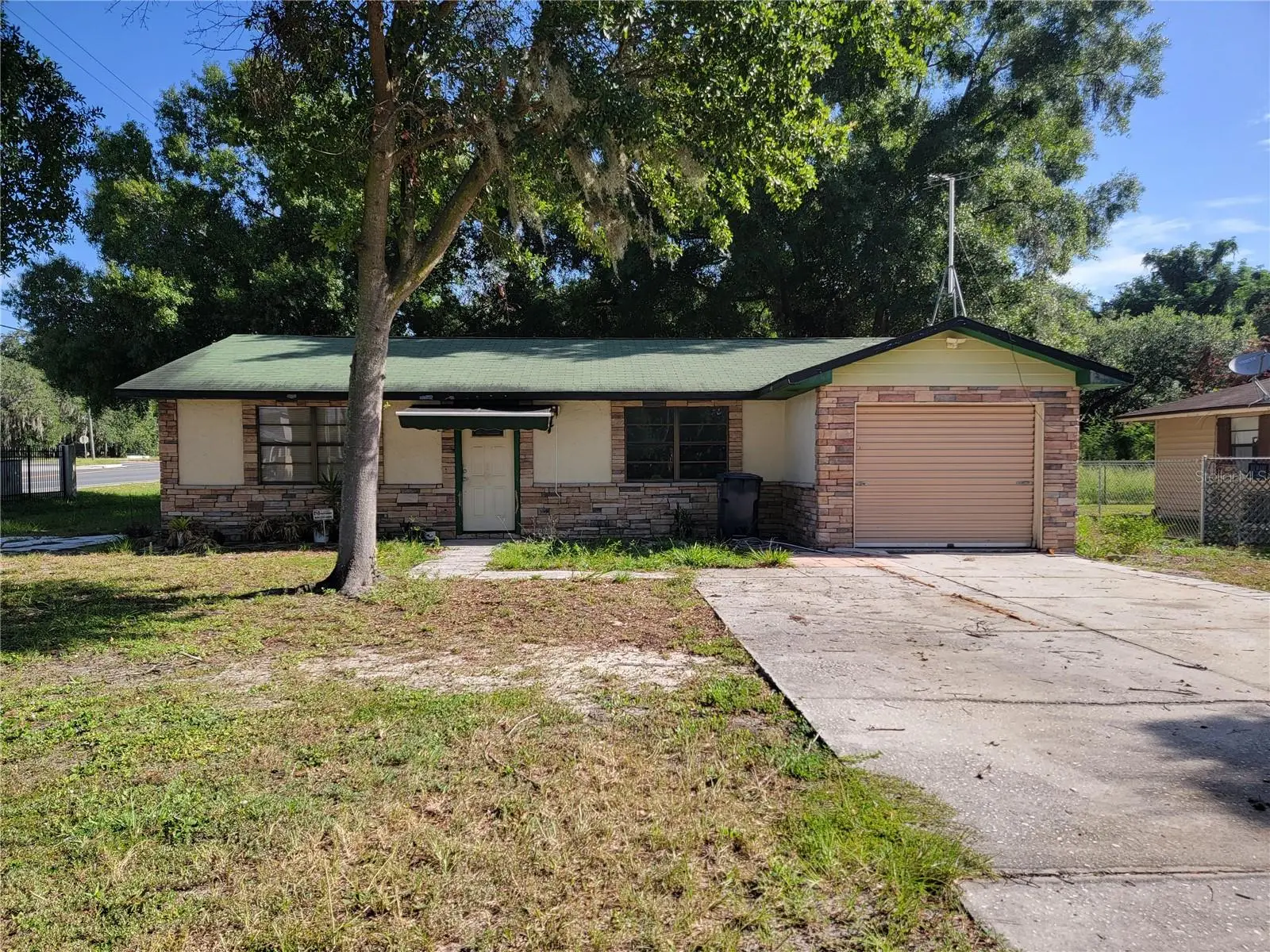 2240 Gabarone Boulevard, FL