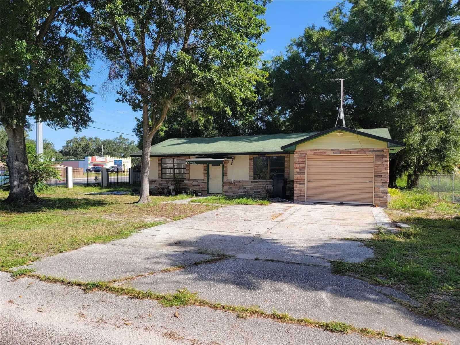 2240 Gabarone Boulevard, FL