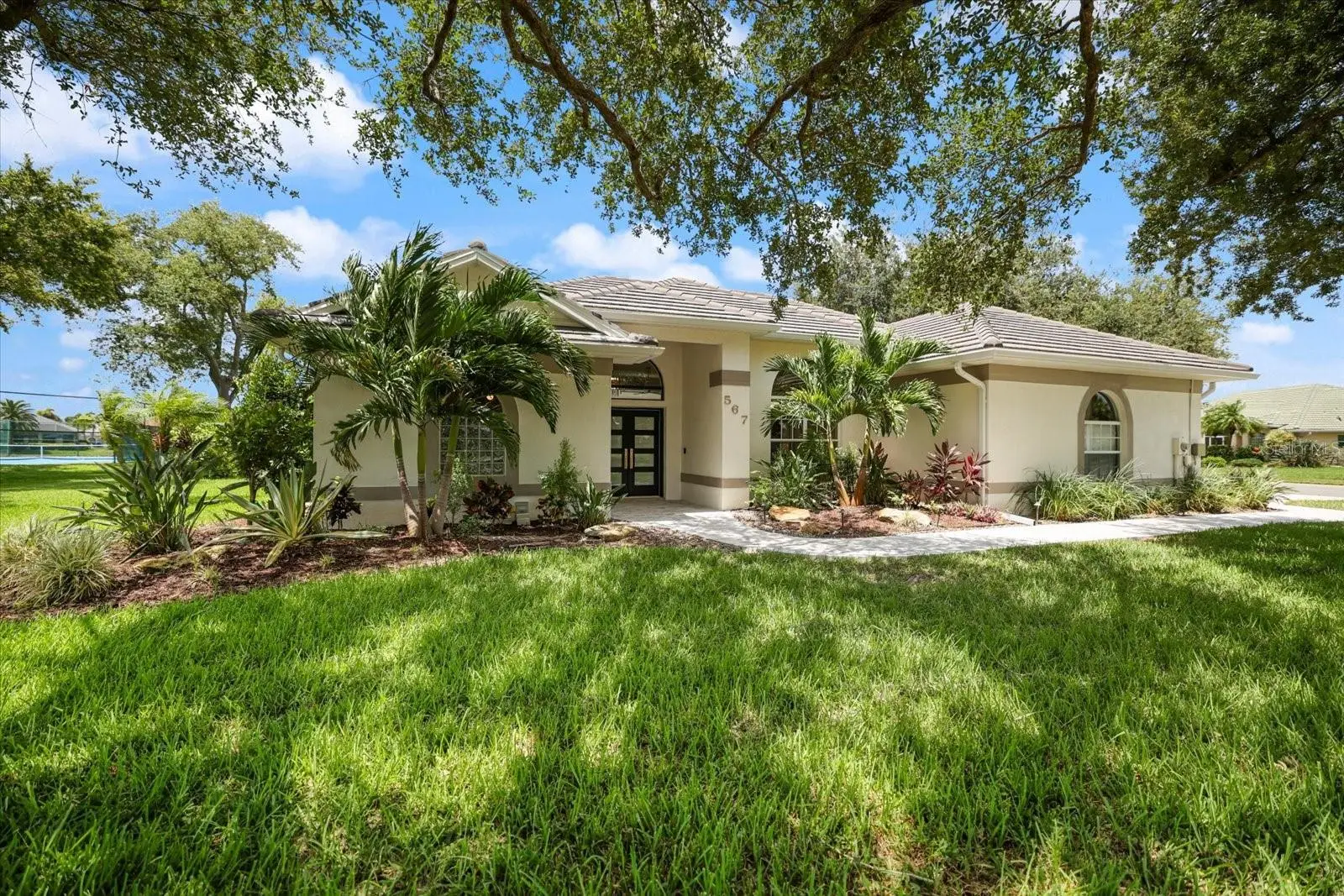 567 Lake Of The Woods Drive, FL