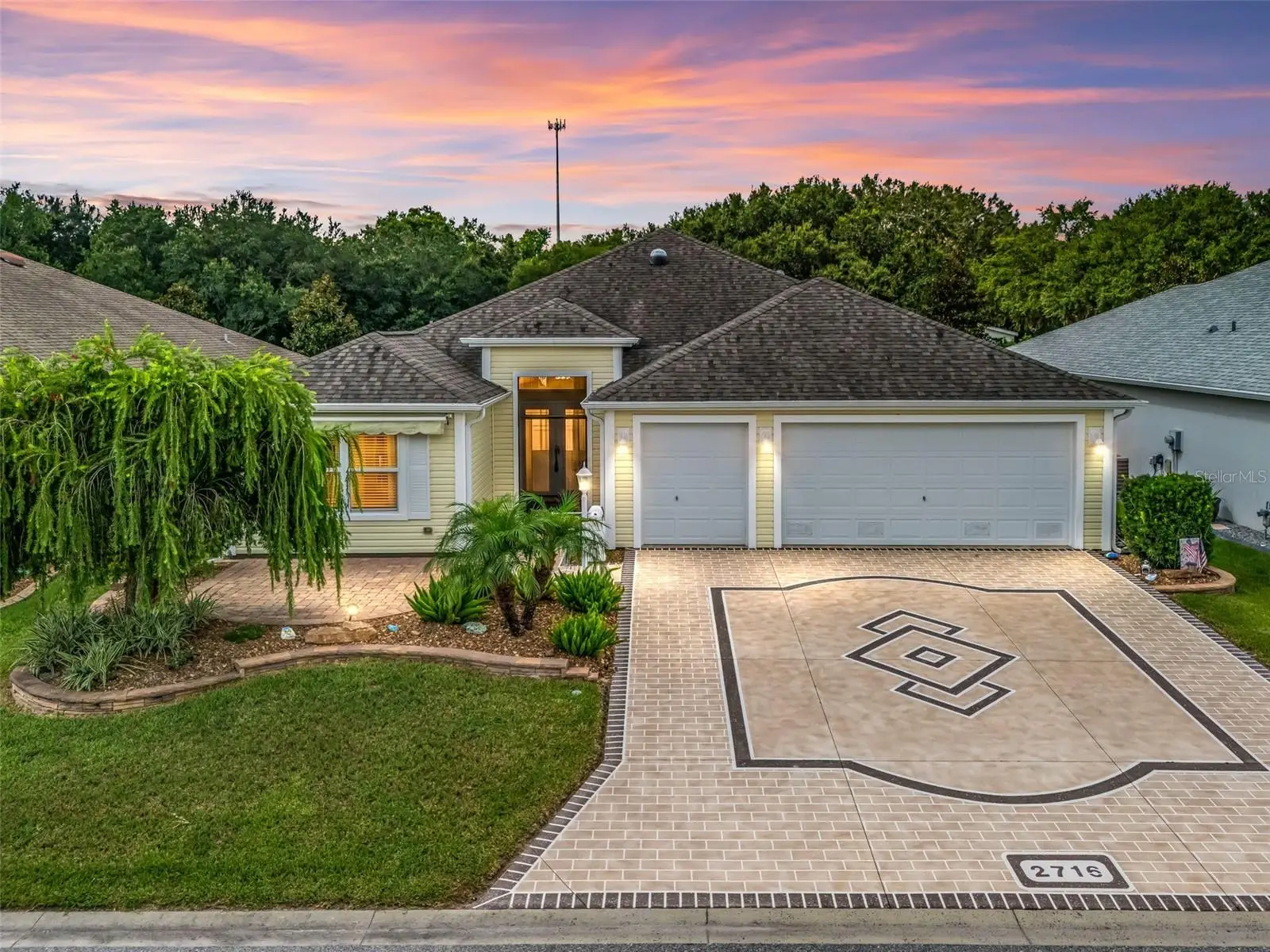 2716 Lyall Loop, FL