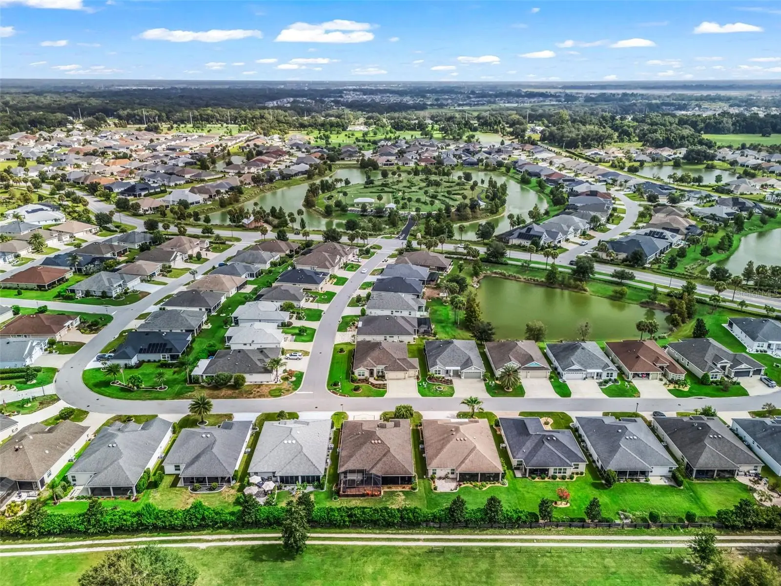 2716 Lyall Loop, FL