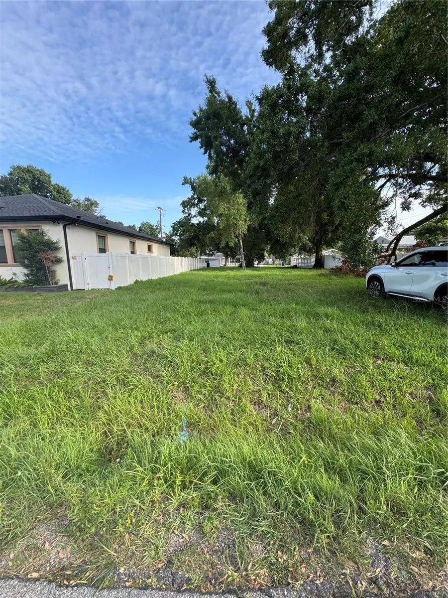 2710 Lake Avenue, FL