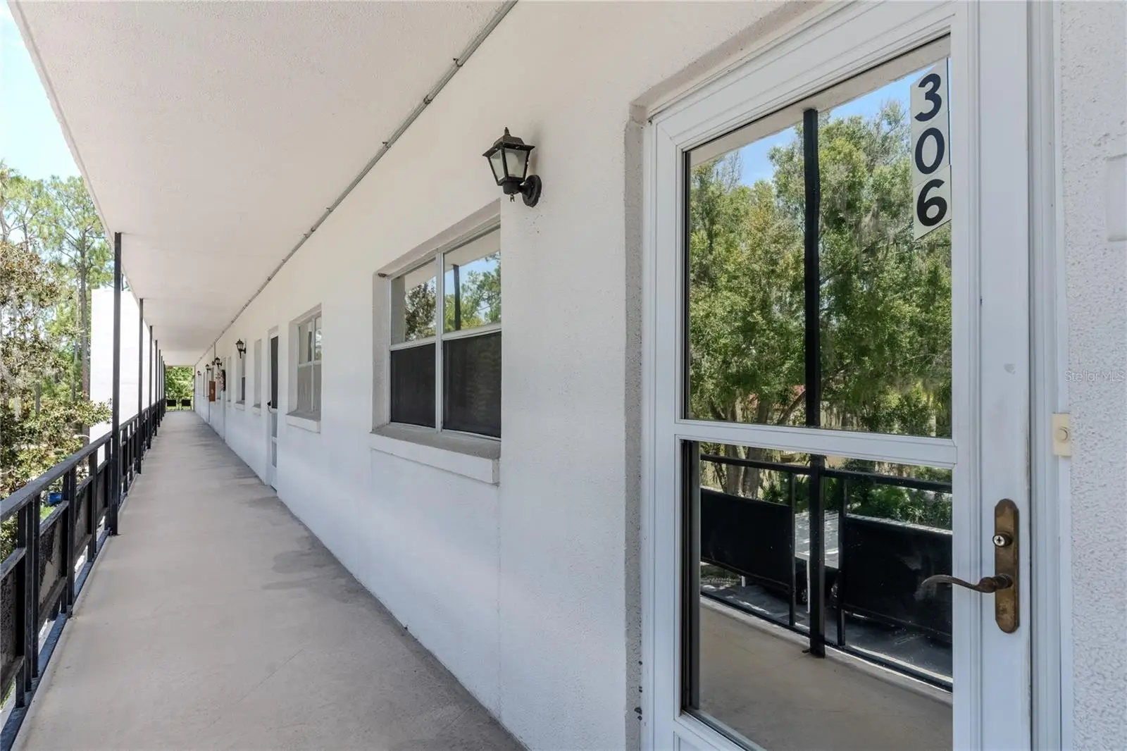 200 El Camino Drive, FL