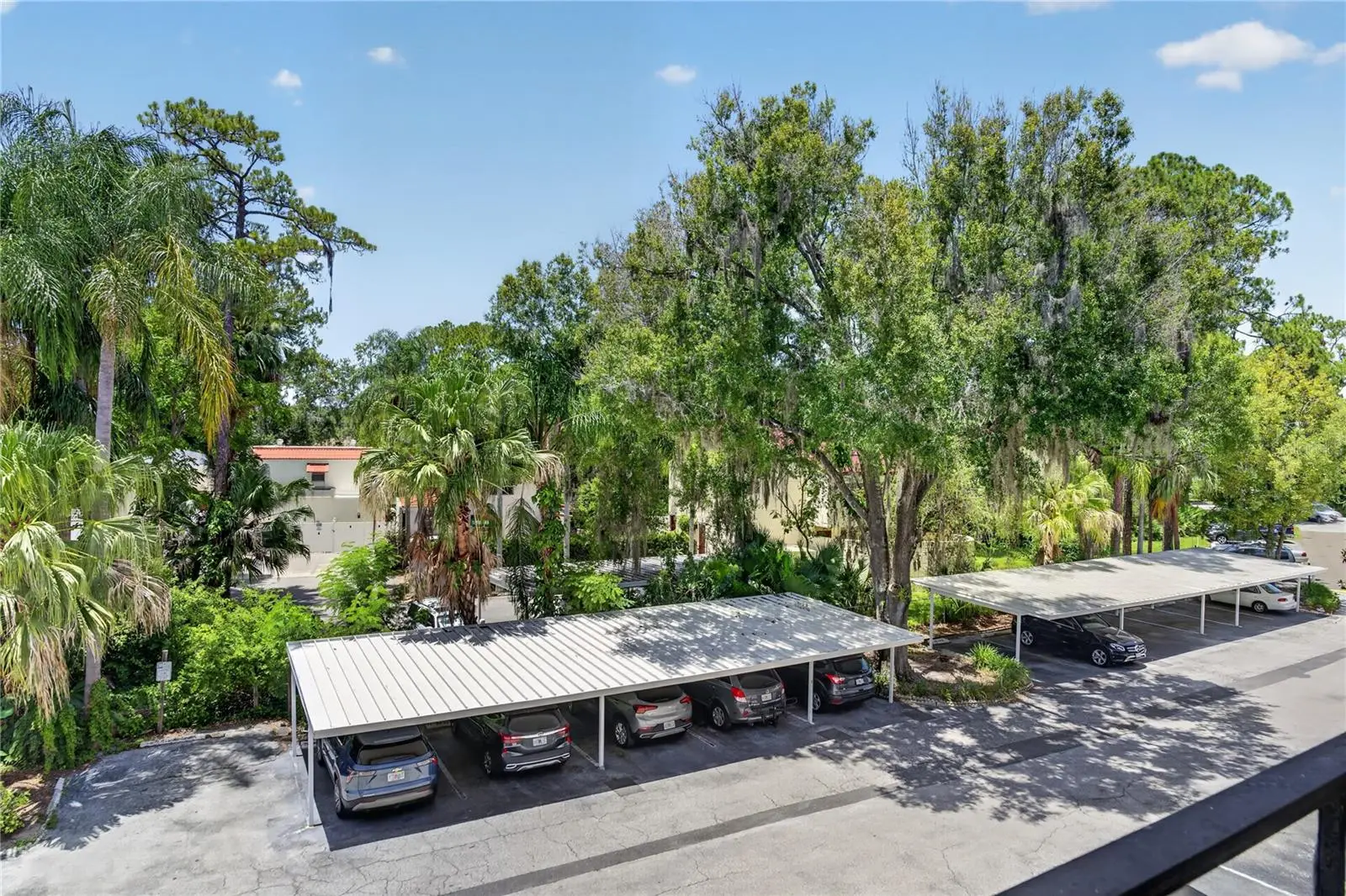 200 El Camino Drive, FL