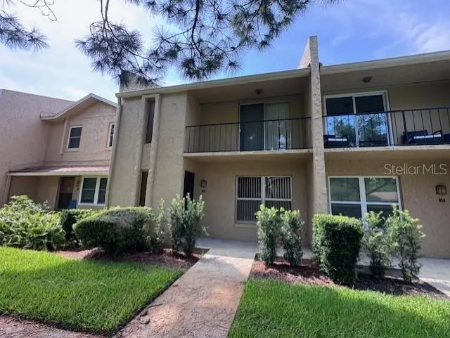 916 Park Lake Circle, FL