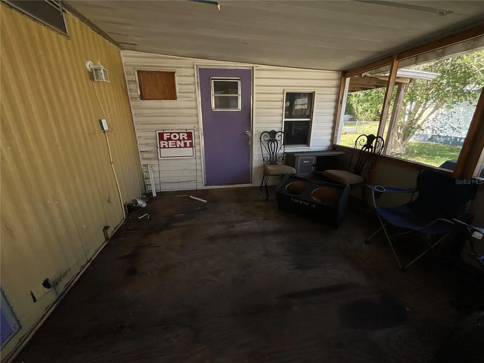 702 Jersey Court, FL
