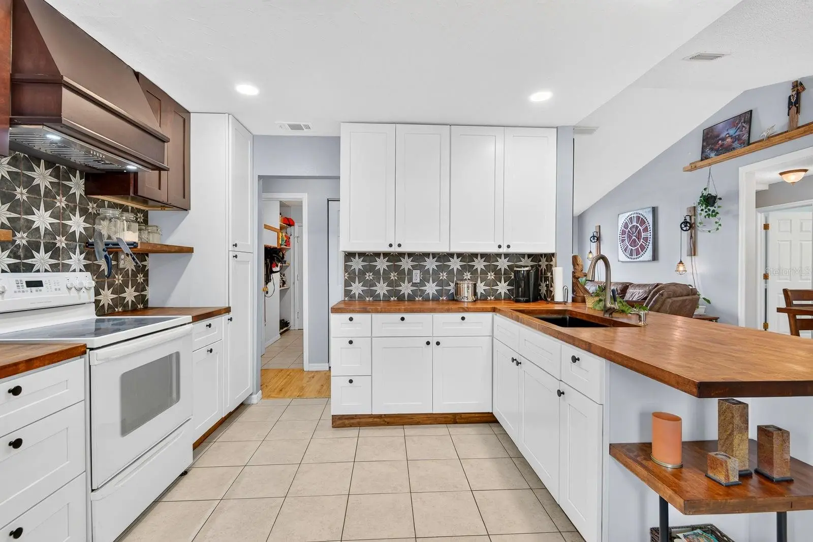 5610 33rd Lane, FL