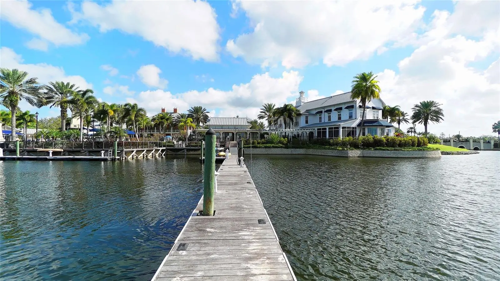 911 Signet Drive, FL