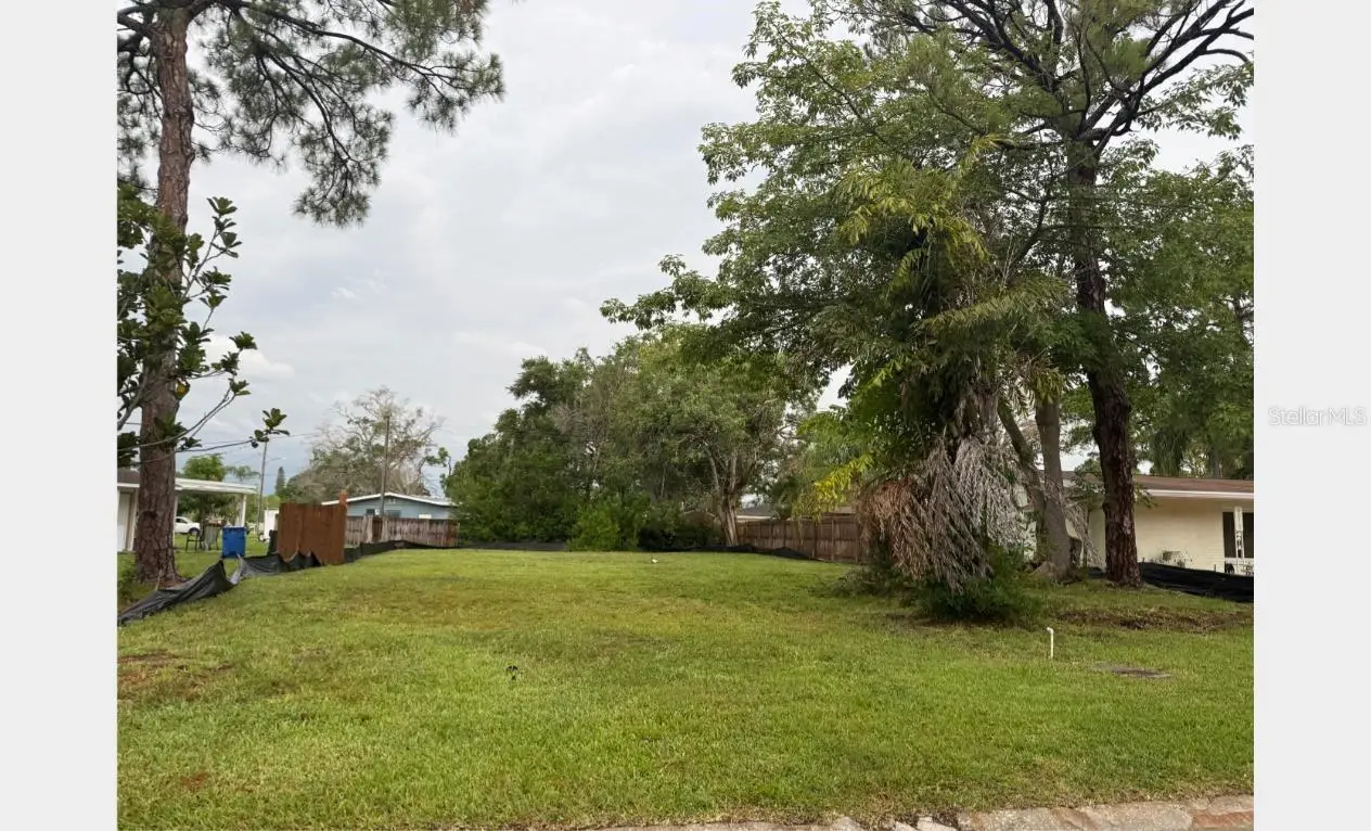 9000 1st Street, FL