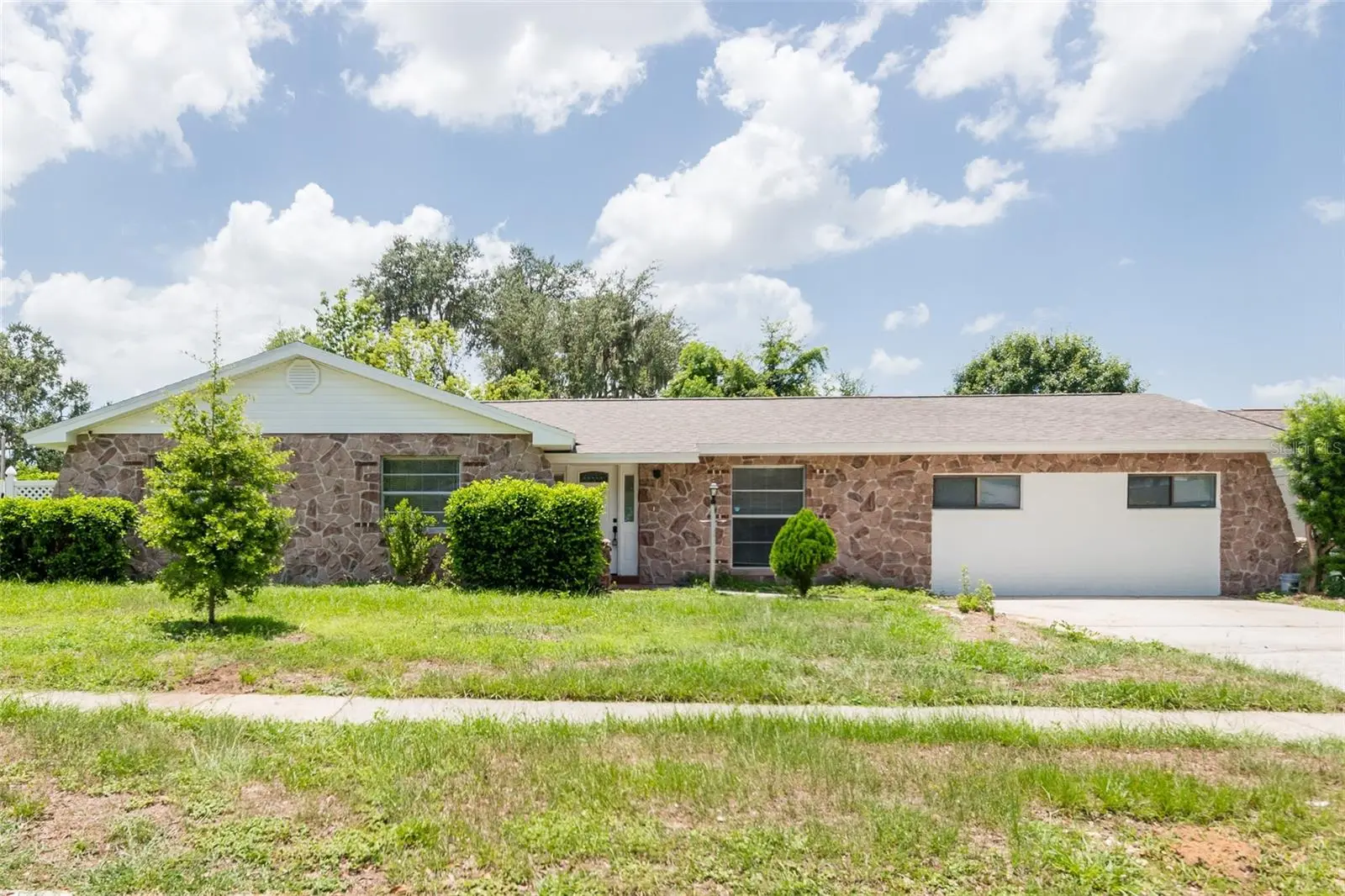 902 Shangri La Drive, FL