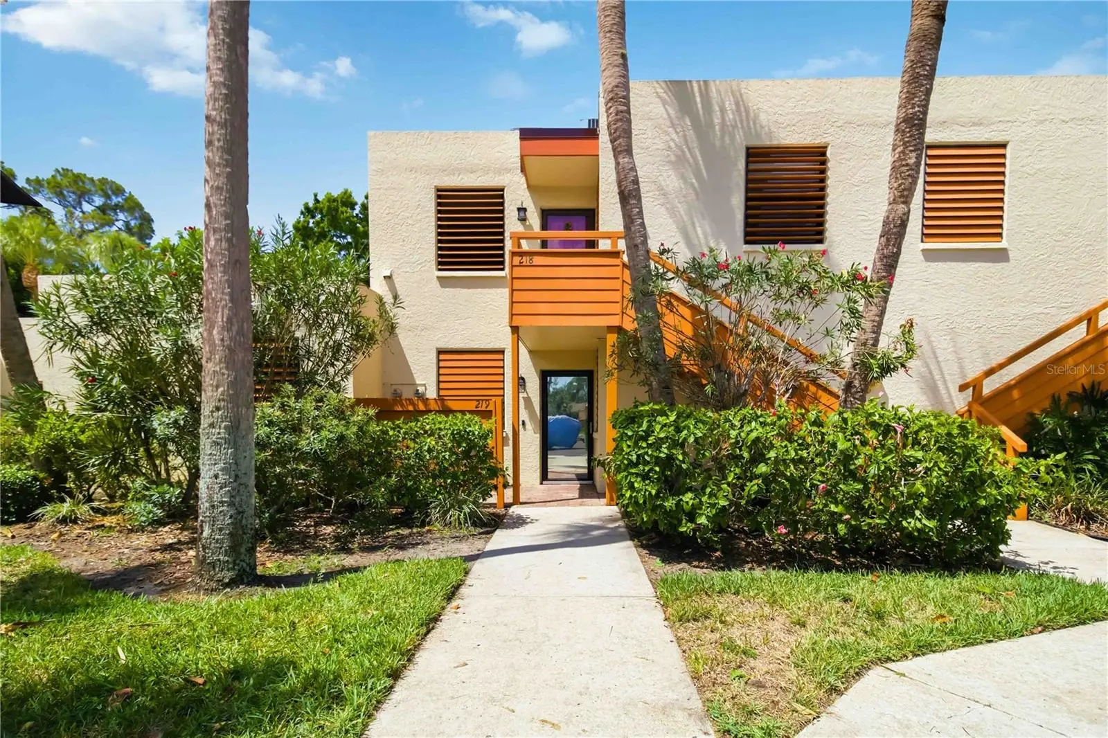218 Pineneedle Drive, FL