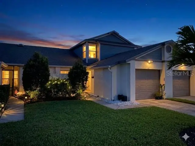 82 Lakepointe Circle, FL