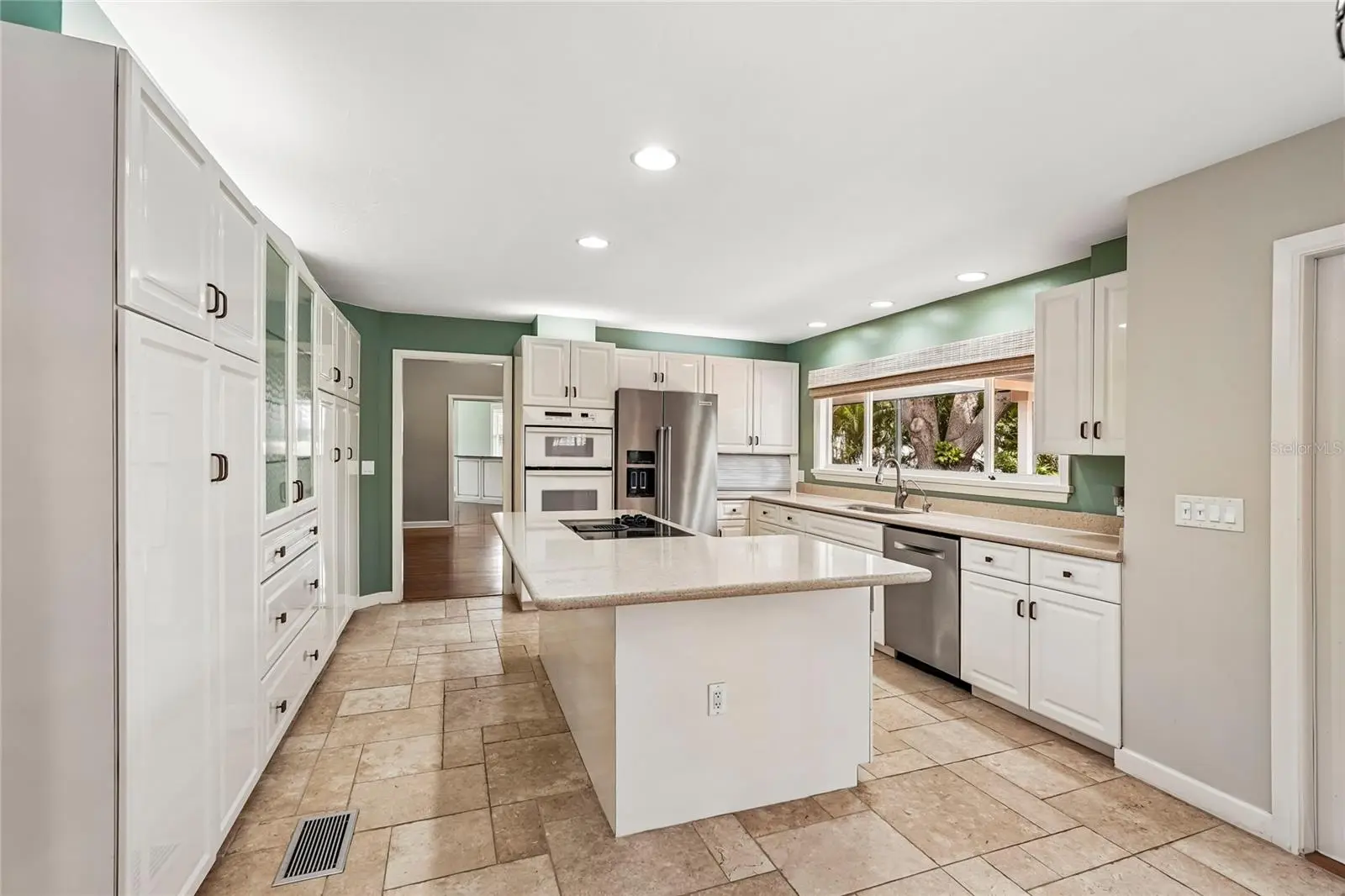 1675 Landings Lane, FL
