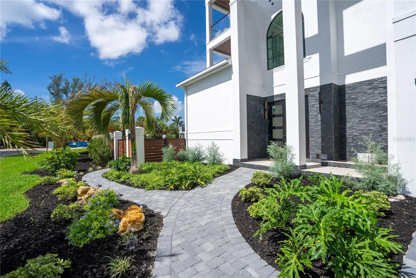 539 Avenida Del Norte, FL