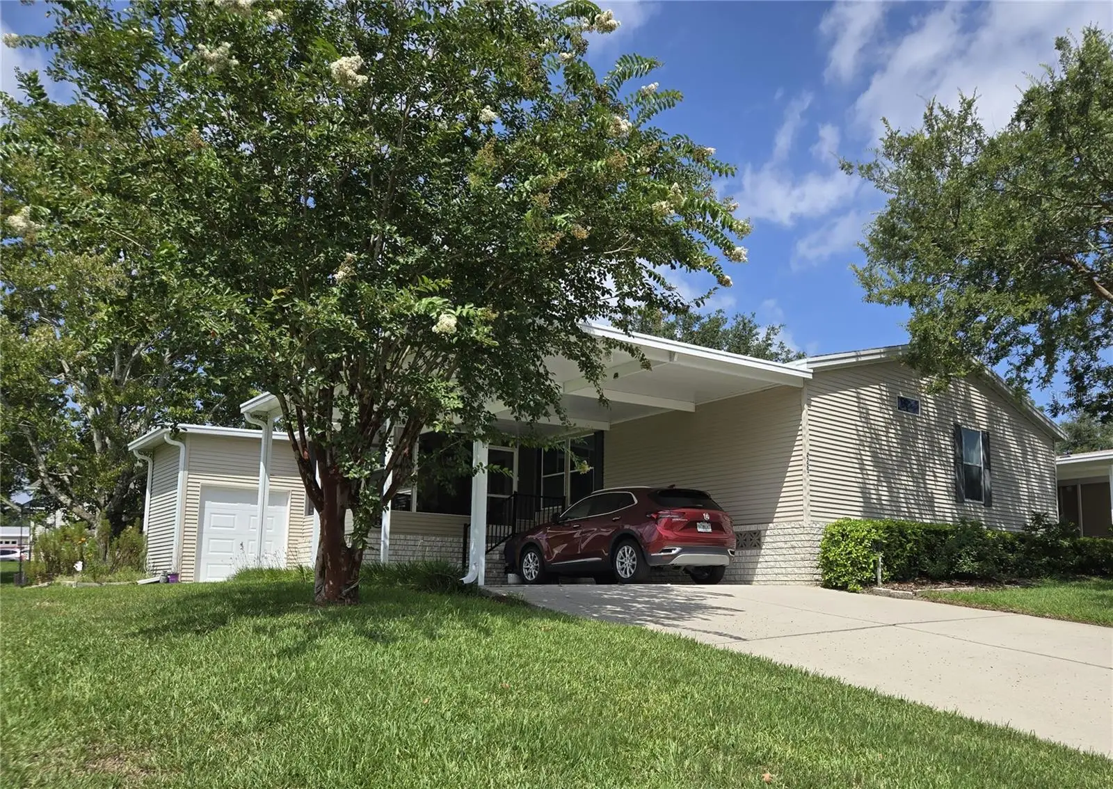2723 Lake Grassmere Circle, FL