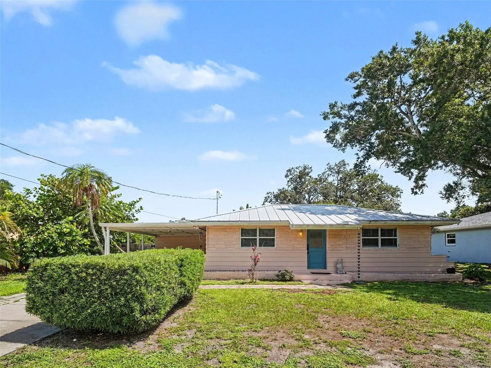 3035 Hillview Street, FL