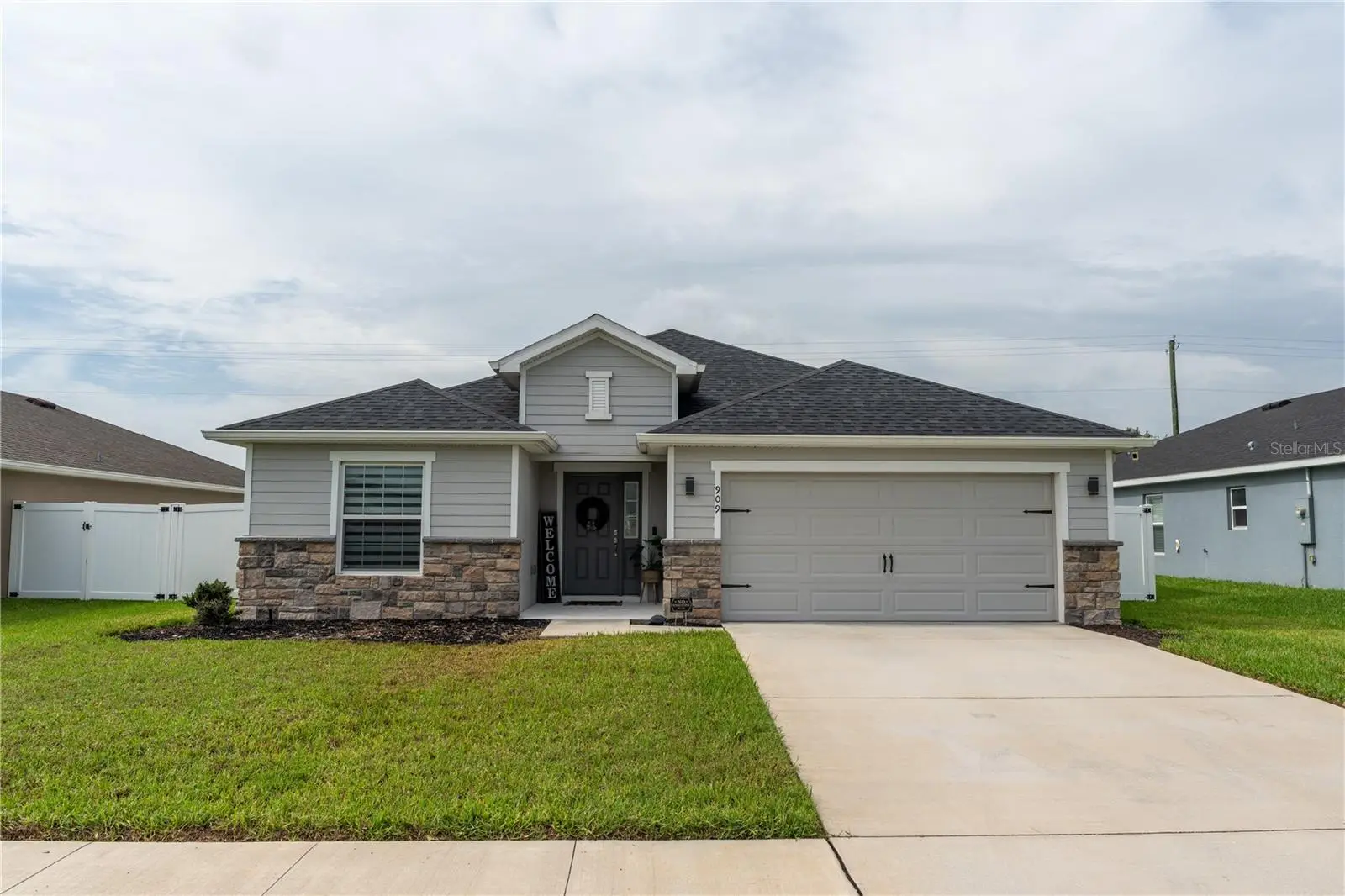 909 Montgomery Lane, FL