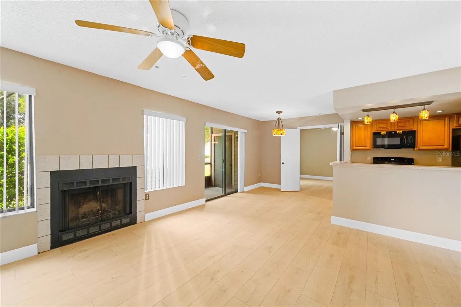 543 Sun Ridge Place, FL