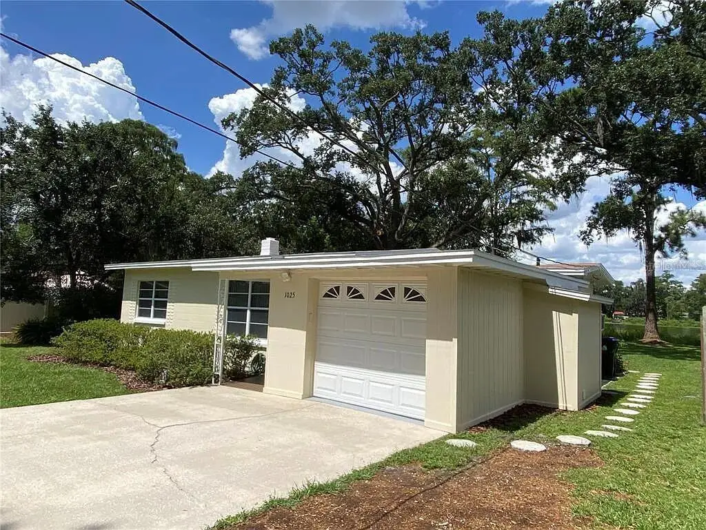 1025 Lake Jessamine Drive, FL