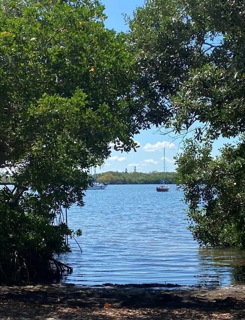 2720 Bayside Drive, FL