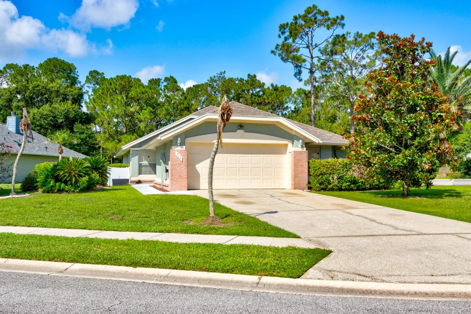 317 Glenbriar Circle, FL