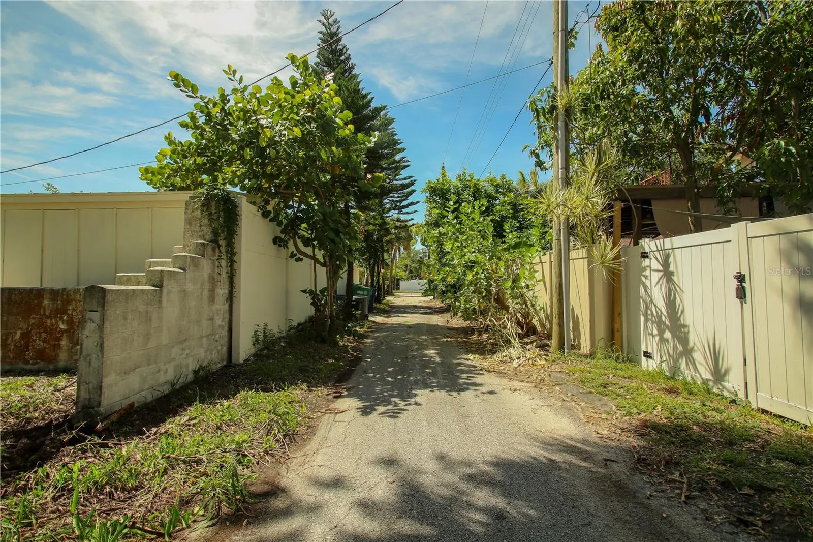 424 Channel Drive, FL