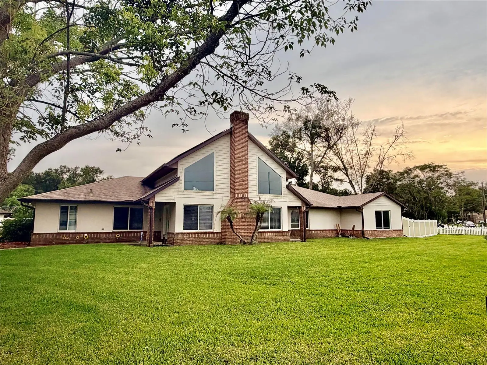 212 Pleasant Street, FL
