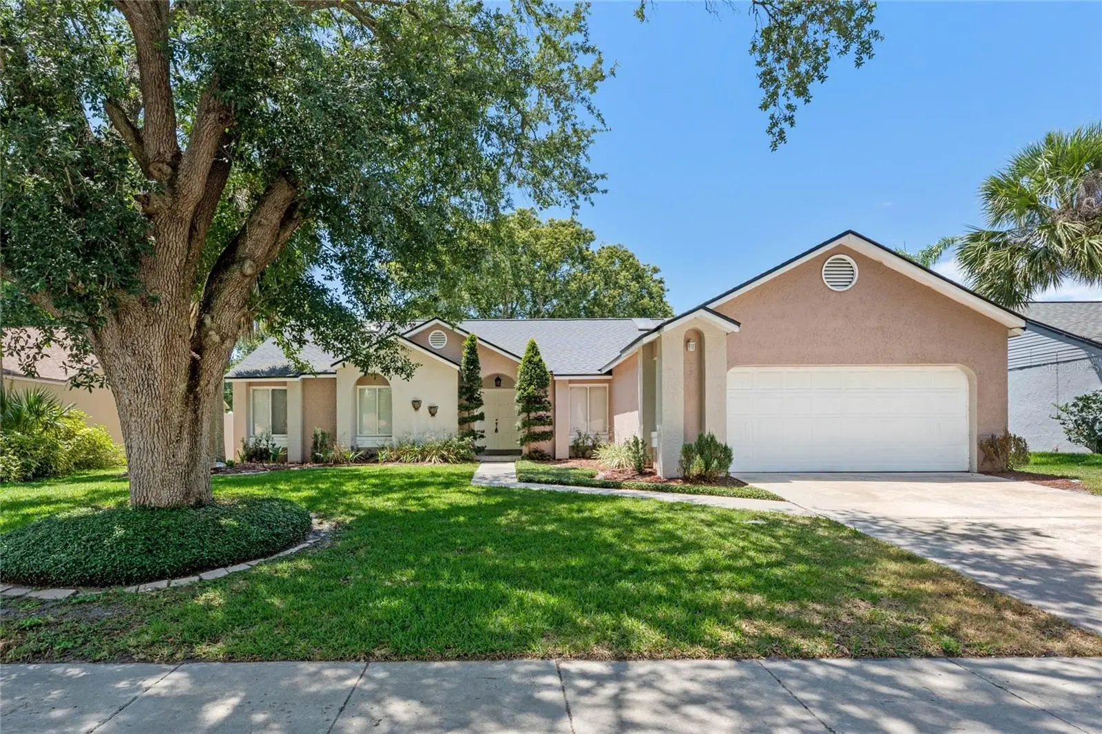521 Lakeshore Circle, FL