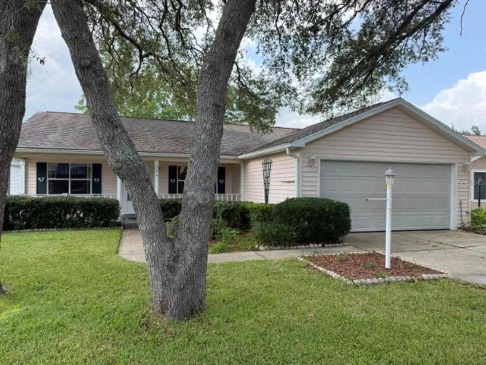 208 Aragon Lane, FL