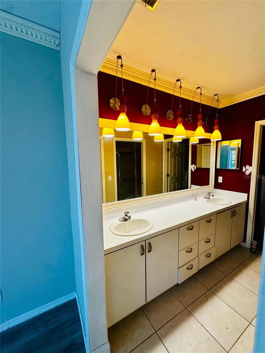 801 Silverthorn Lane, FL