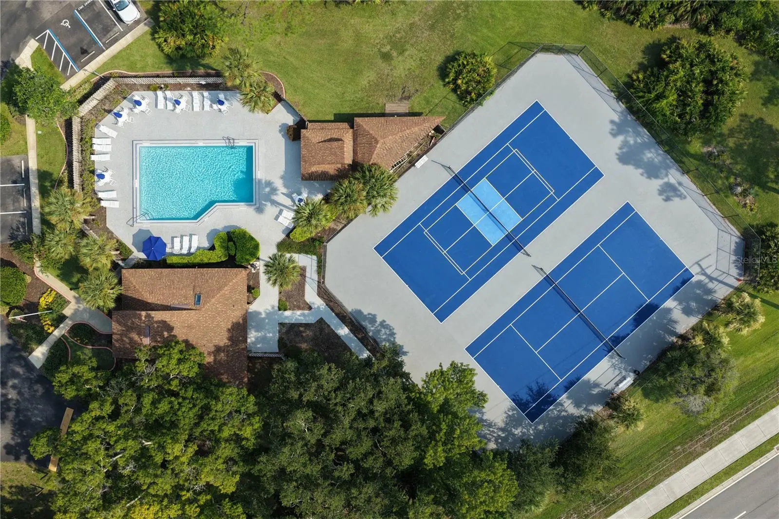 37 Hembury Lane, FL