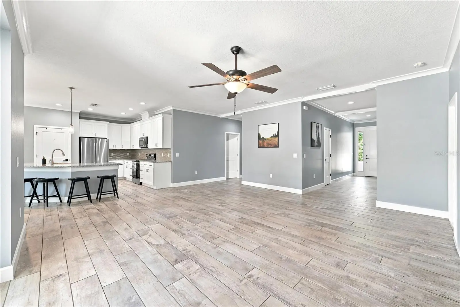 125 Longwood Drive, FL
