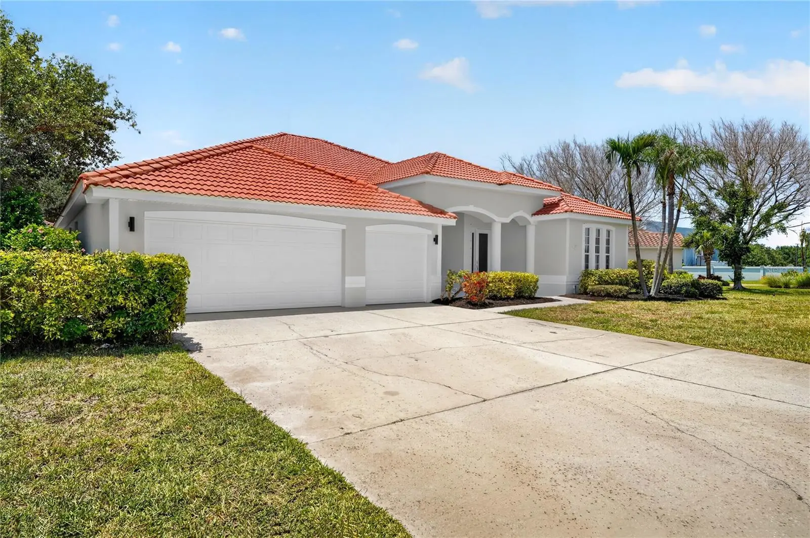 572 Oceanside Boulevard, FL