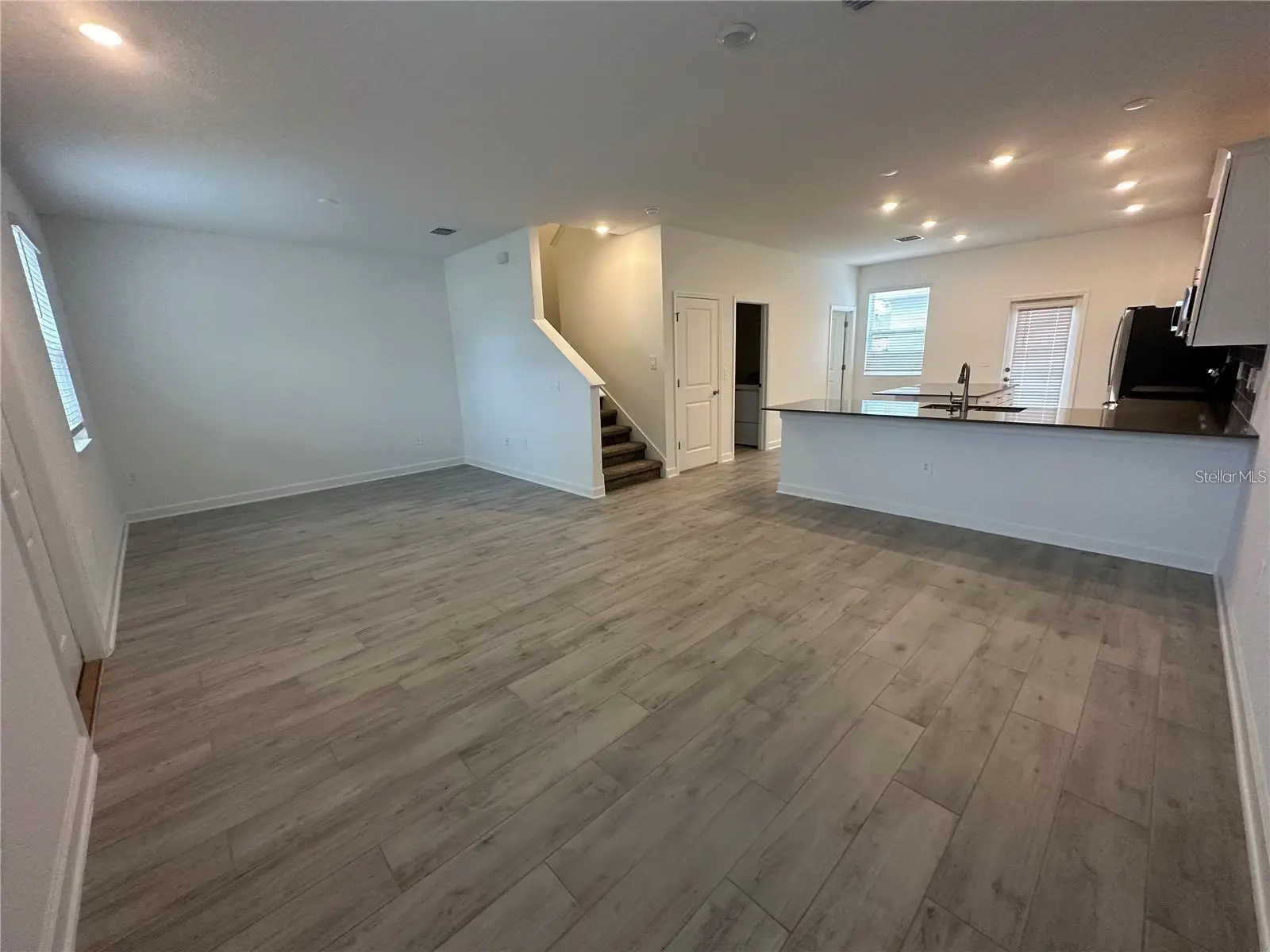 3033 Ella Way, FL