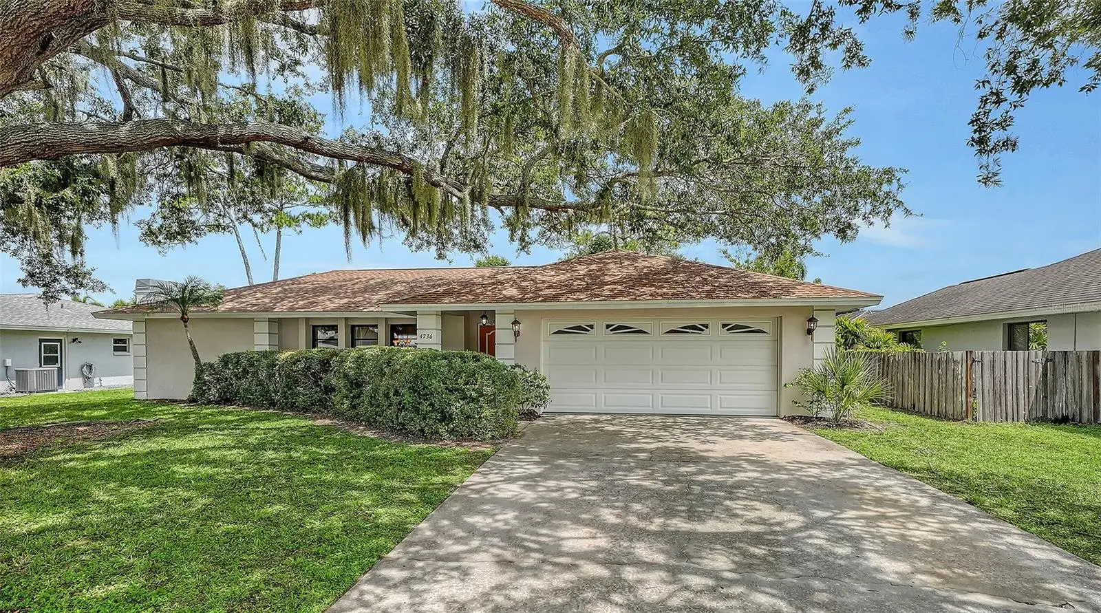 4736 Charing Cross Road, FL