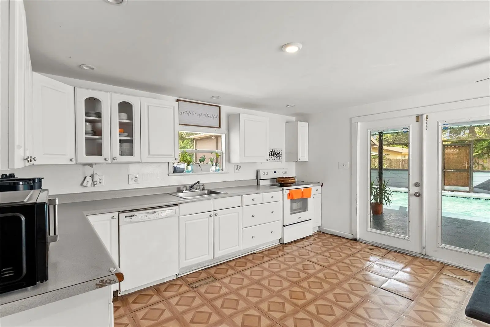 3334 Avenue J, FL