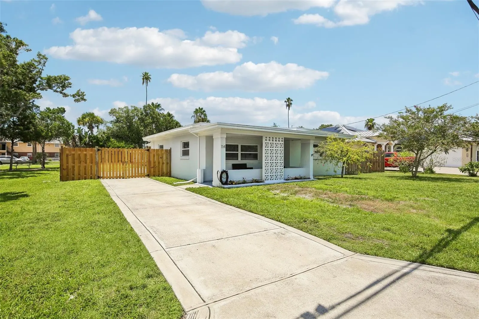 114 Lake Judy Lee Drive, FL