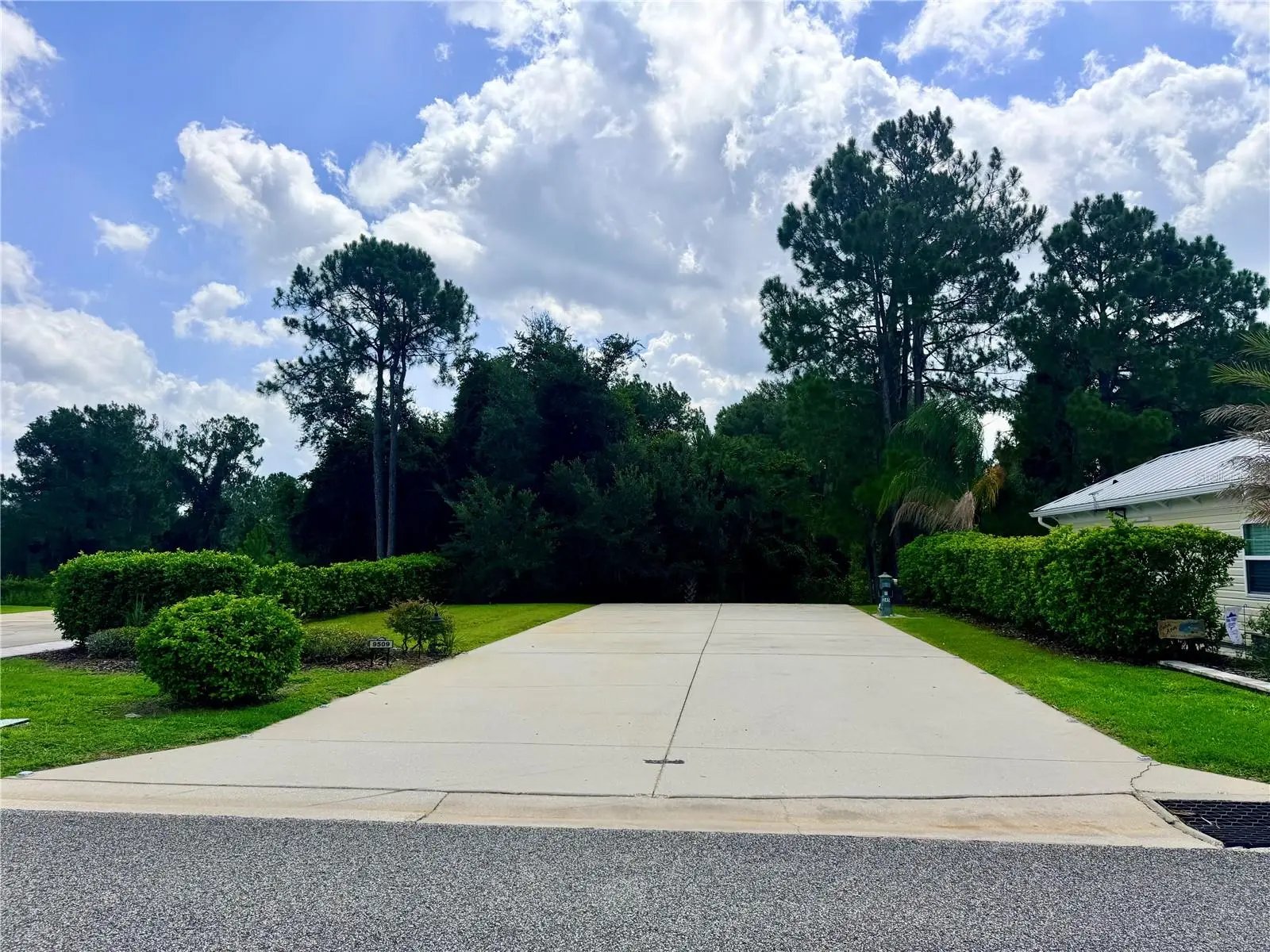 9509 49th Terrace, FL