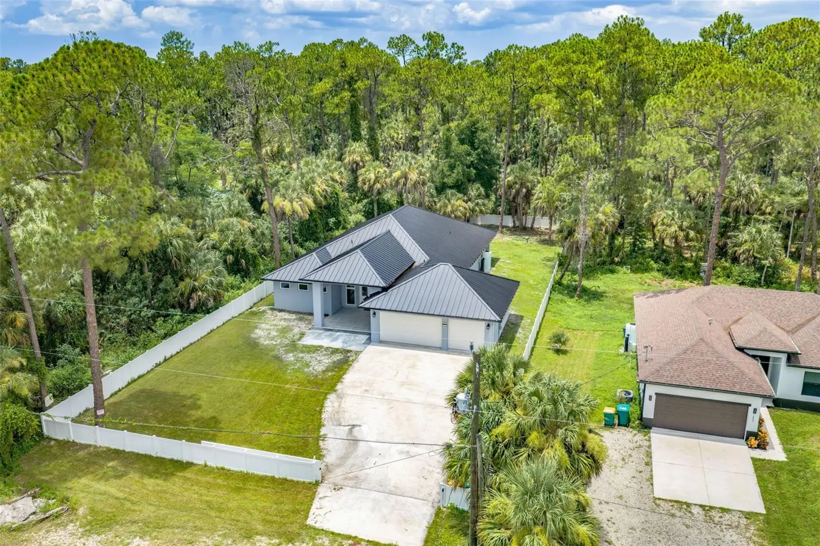 1853 Della Drive, FL