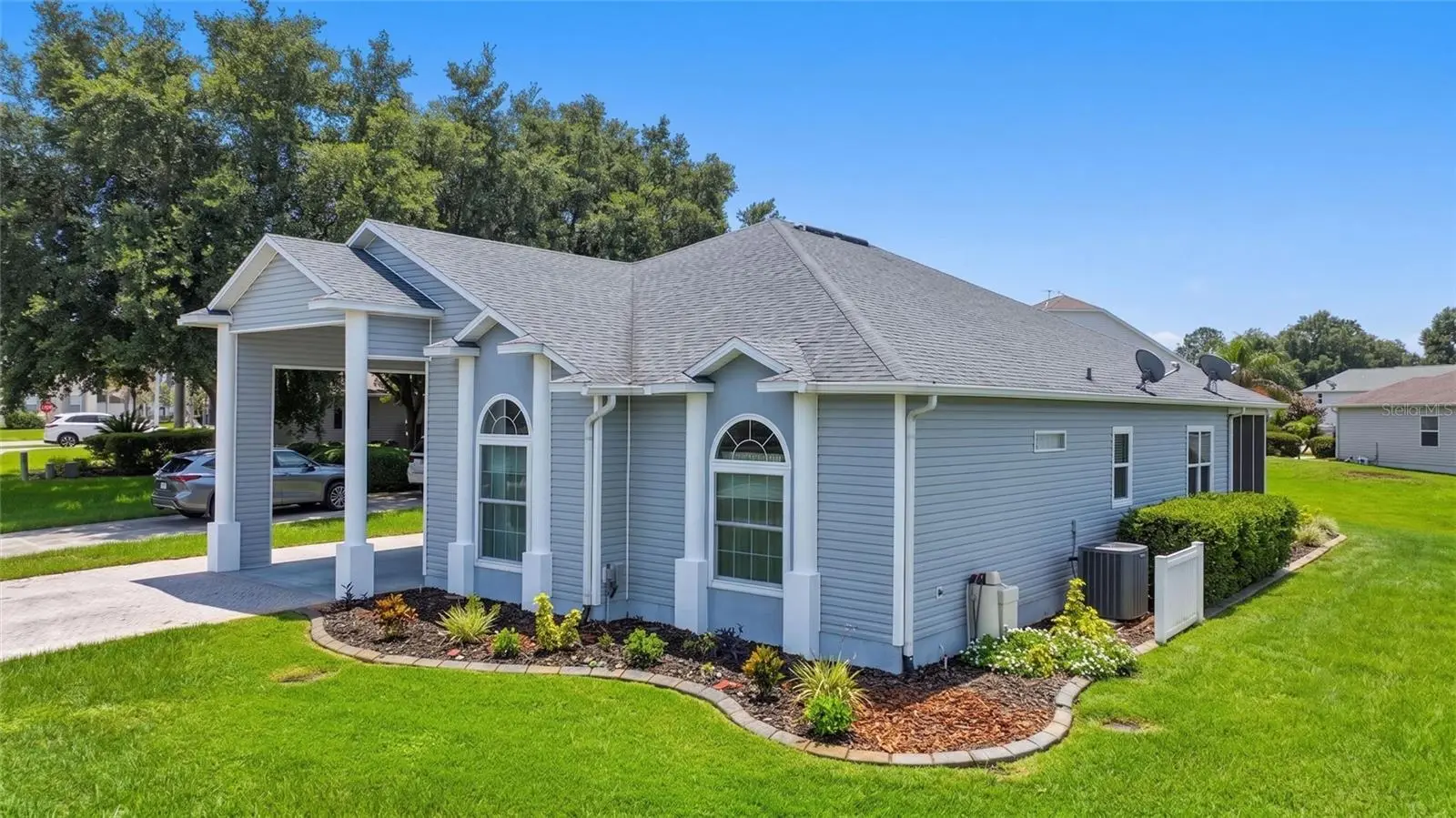 1097 Caravan Loop, FL