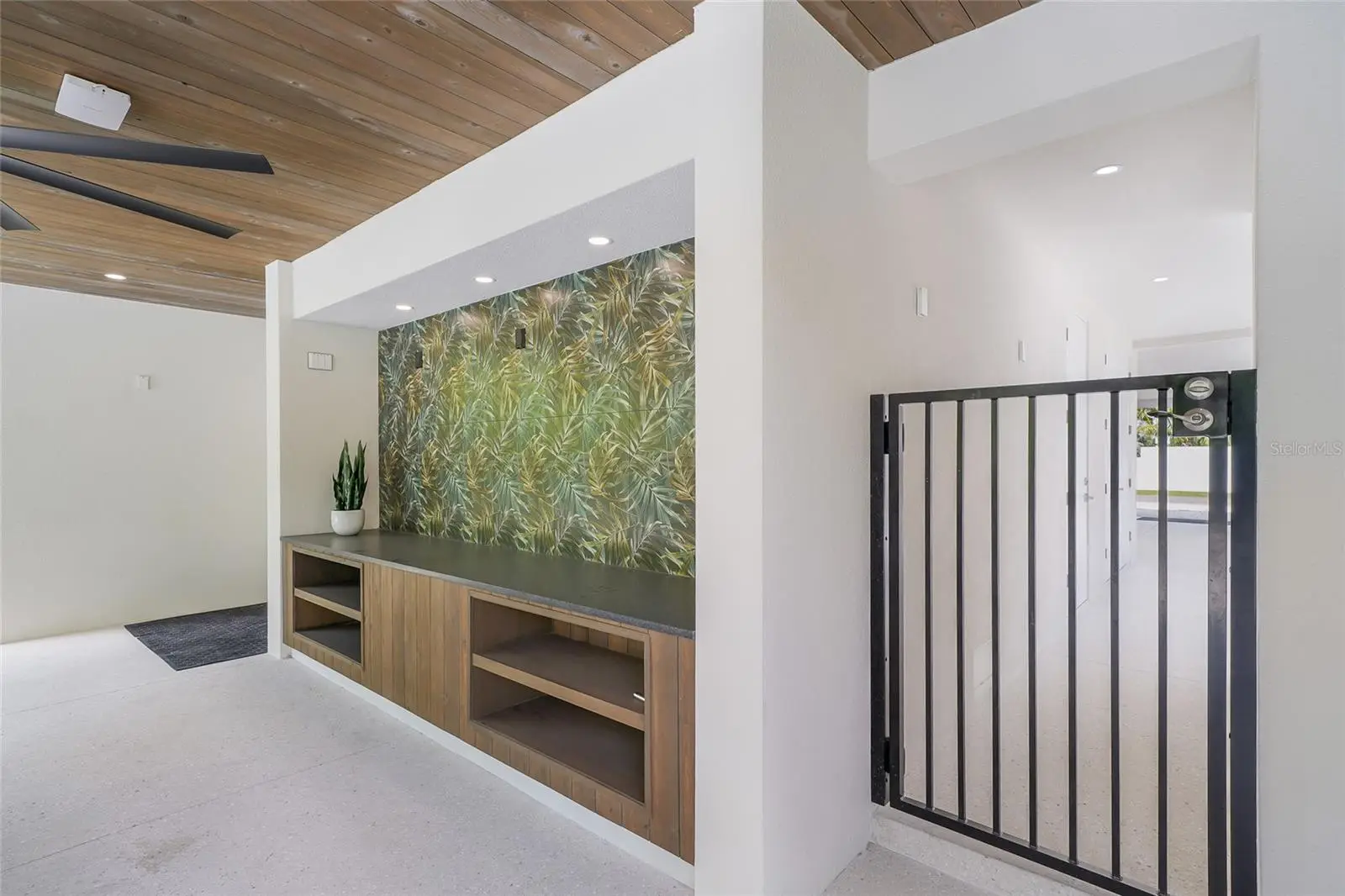 5547 Avenida Del Mare, FL