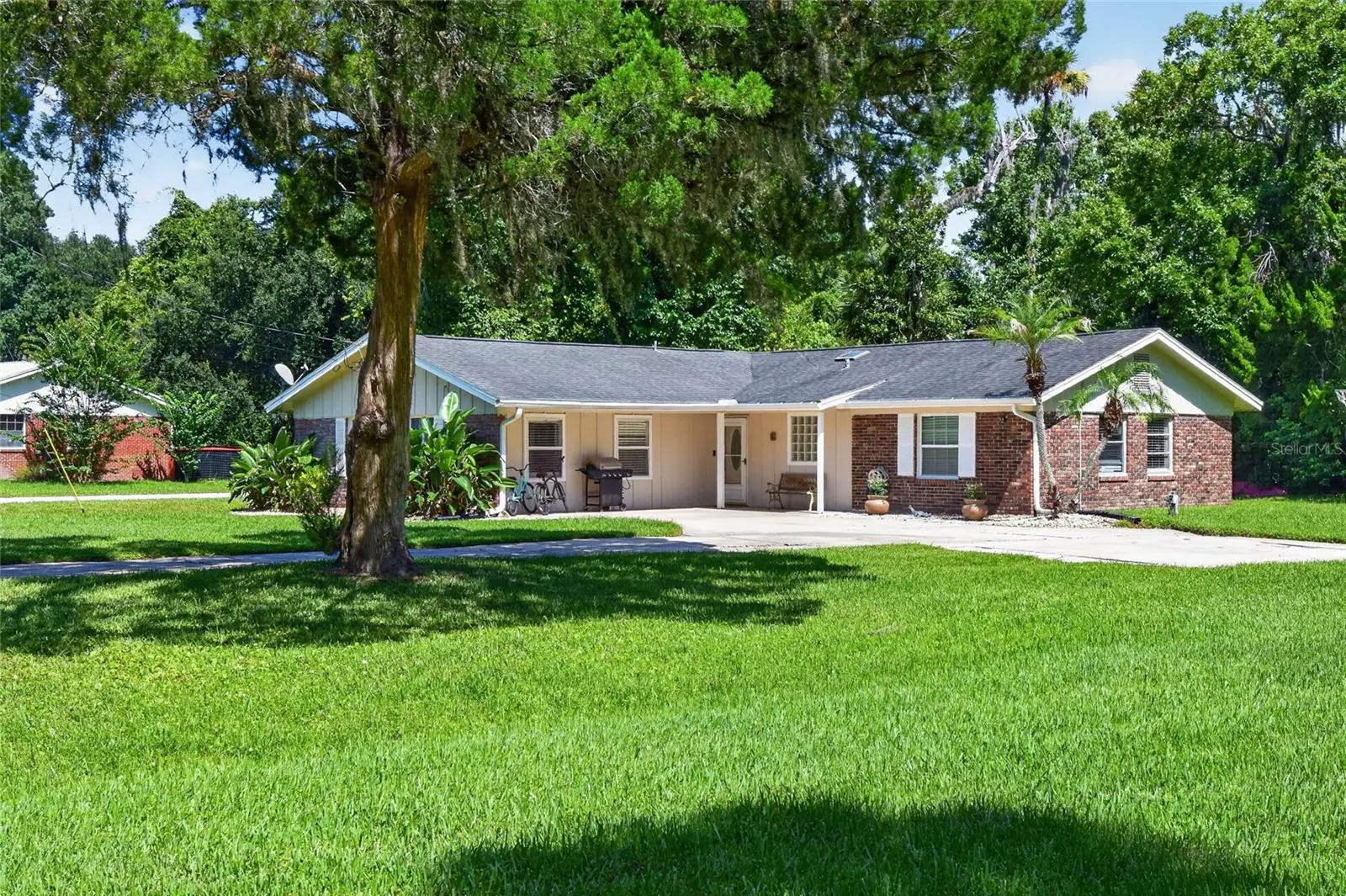 2420 Hazel Bishop Drive, FL