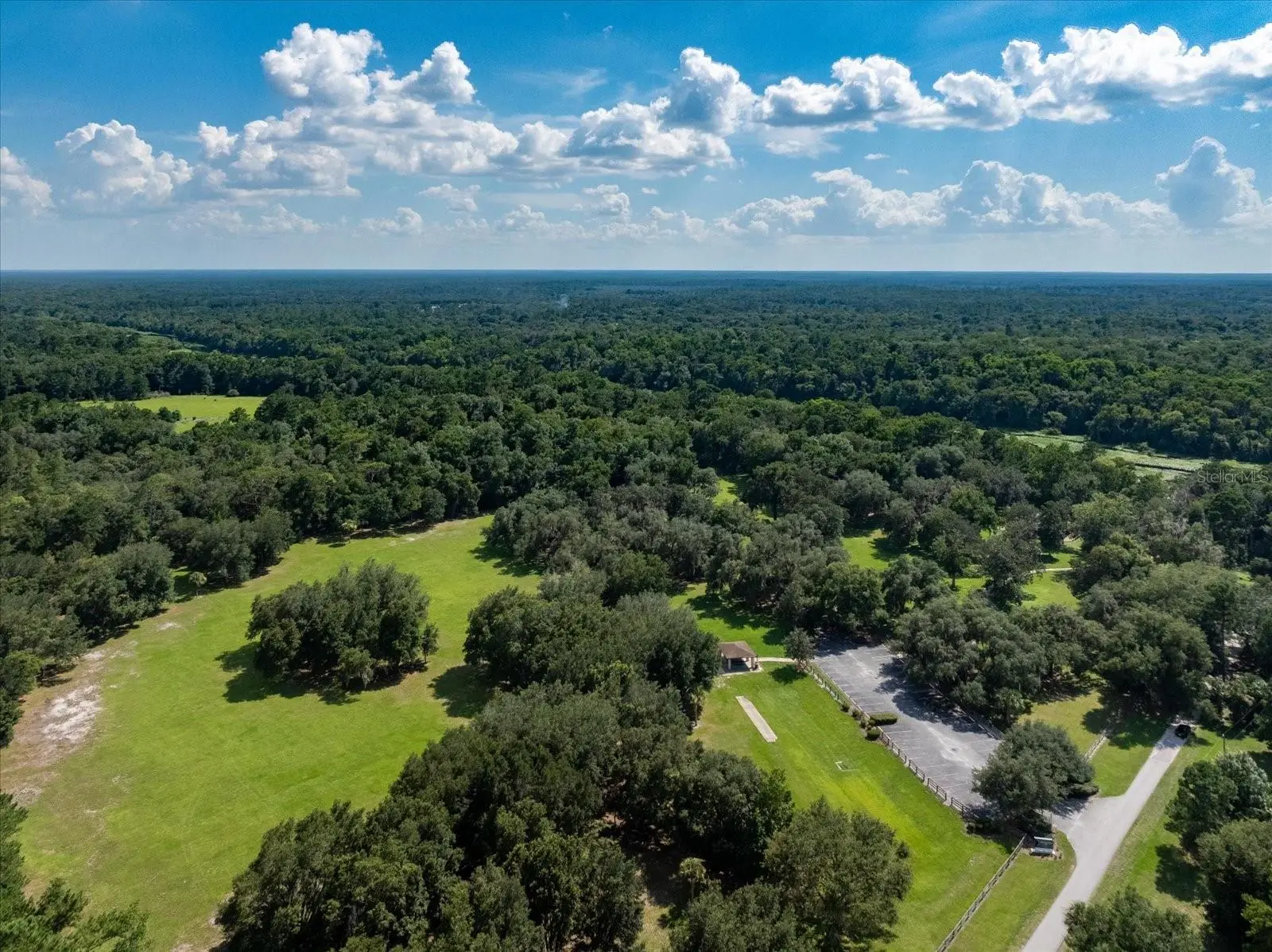 180 River Oaks Circle, FL