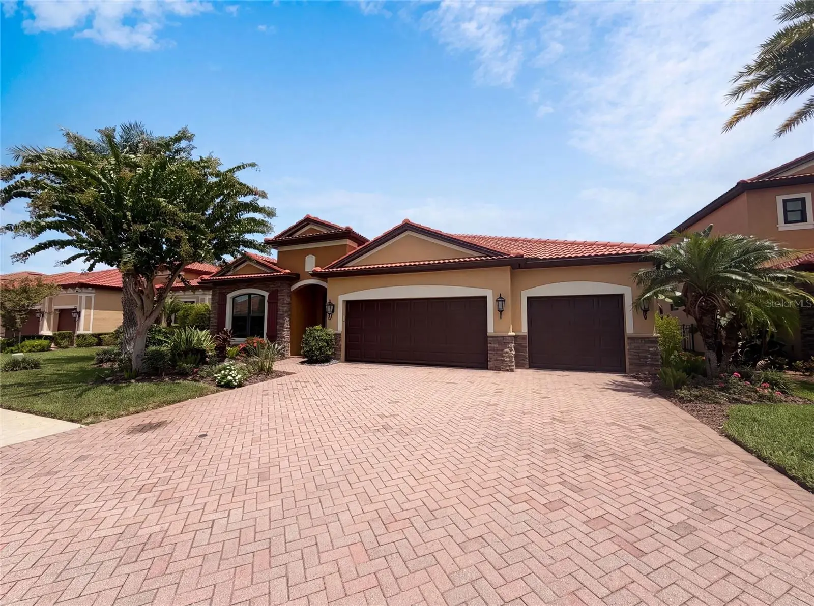 2575 Grand Lakeside Drive, FL