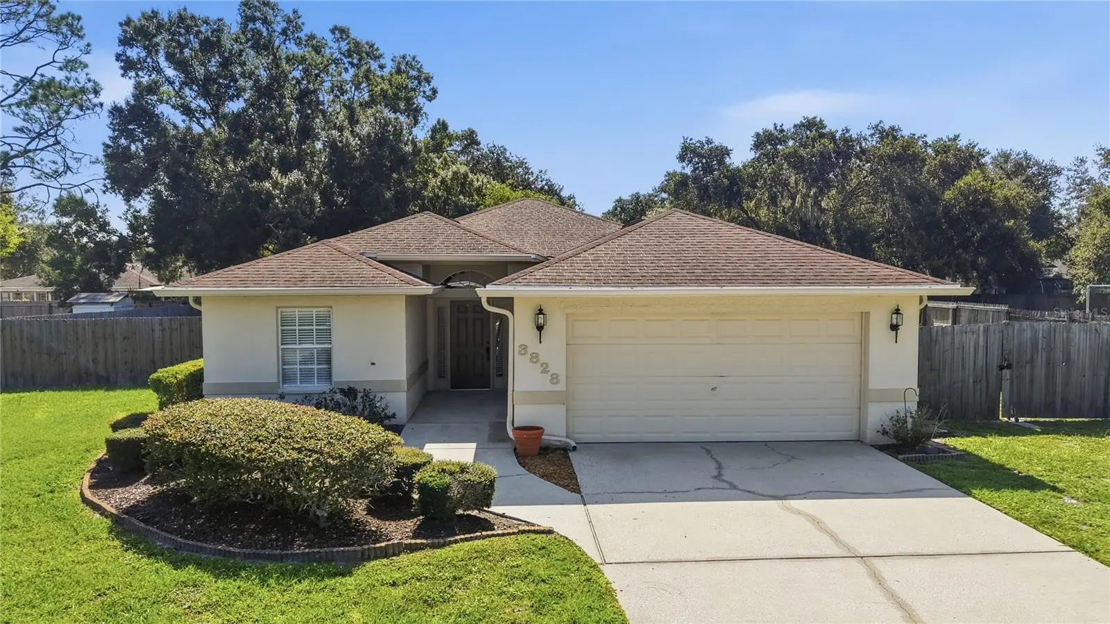 3828 Hollow Oak Place, FL