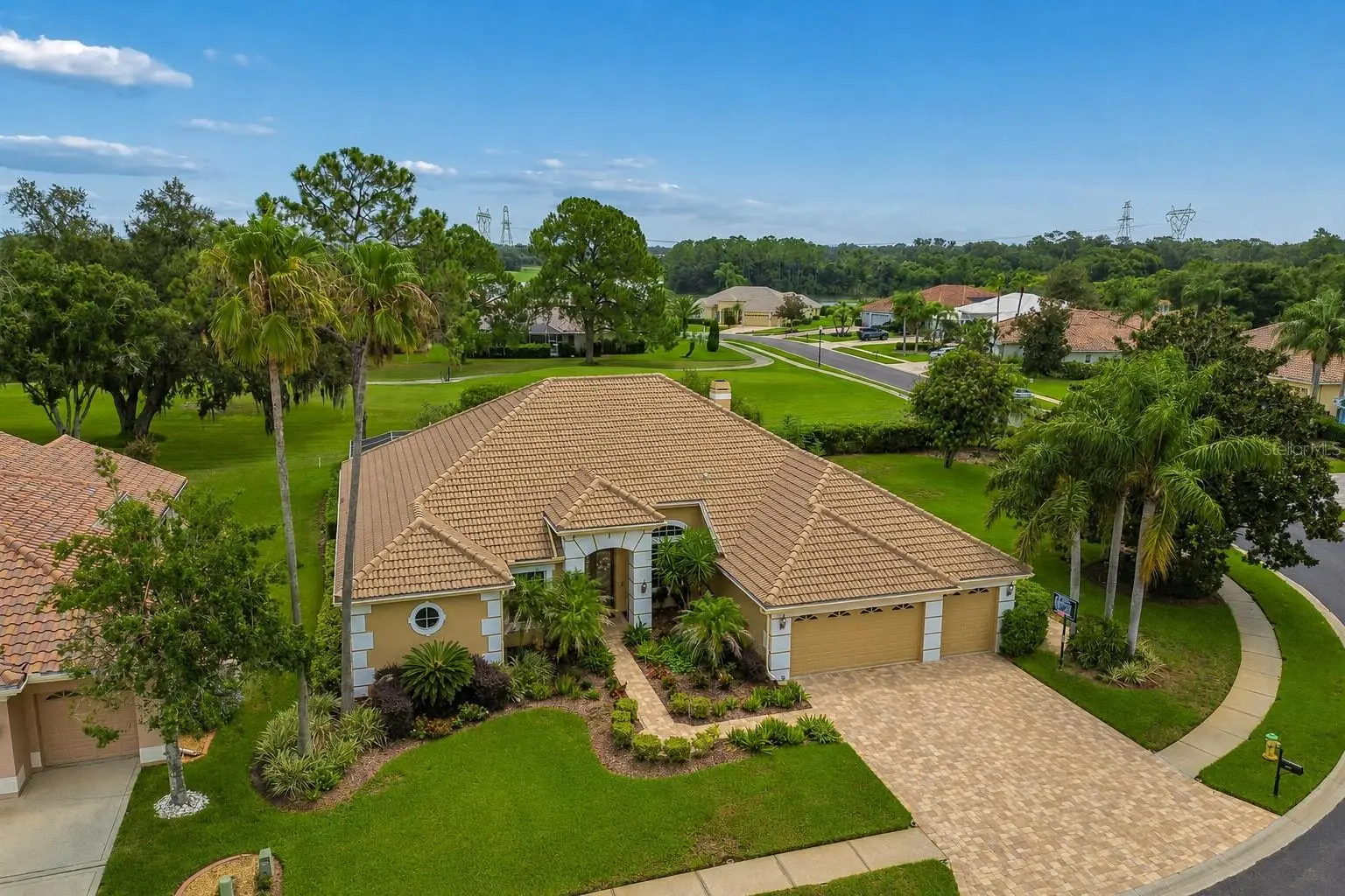 1021 Hagen Drive, FL