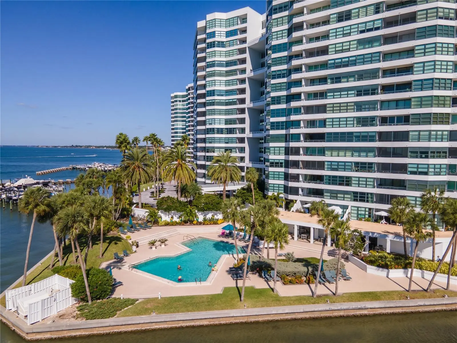888 Boulevard Of The Arts, FL
